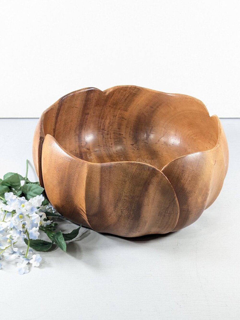 Vintage 10" MCM Blair Hawaii Monkey Pod wooden salad bowl, hand carved Lotus
